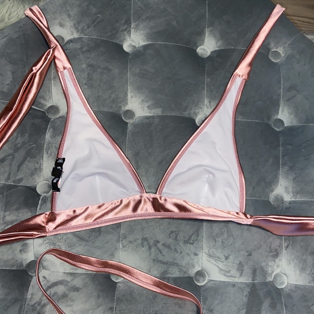 Bikini - Picture 3 of 3